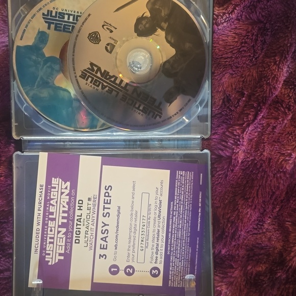 Justice League vs Teen Titans SteelBook Blu-ray 2016 Target Exclusive - Picture 3 of 6